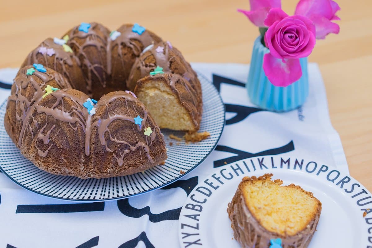 saftiger Eierlikörkuchen