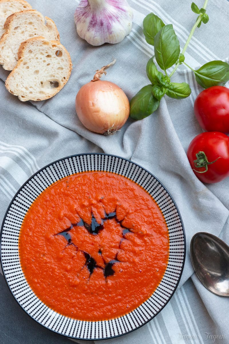 Geröstete Tomatensuppe aus Backofen und Thermomix® und warum der Herbst jetzt endlich kommen kann